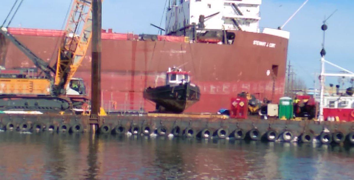 Photos taken by some of our local residents of the Harbor Seagull finally out of the water and on barge. Now to assess the damage and make repairs. 

P.C. Inocente Hernández