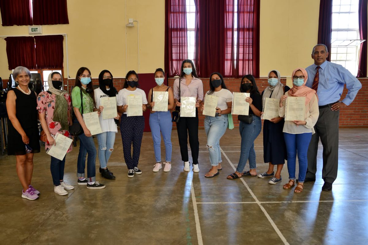 ZeidBaker's tweet photo. Girl power at Sp !!! Our top ten achievers were 10 amazing students who between them achieved 65 distinctions. Well done Lindiwe Traut Naidoo on topping the class with a 93.3% aggregate. https://t.co/N737JRcBWA