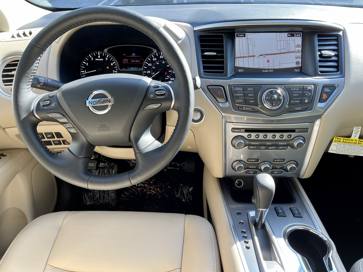 GreenacreNissan's tweet photo. Bring confidence and comfort on the road with the 2020 Nissan Pathfinder! 🙌 #GreenacresNissan #NissanPathfinder #FreeTestDrive #WeMakeItEasy https://t.co/DFiCSoeN0C