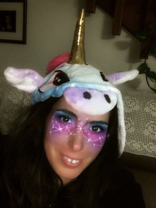 Dulces sue&ntilde;os 🤣 Good evening! 🦄 Le rob&eacute; el pijama a mi sobrina de 5 a&ntilde;os 🤪 @todoelpornoxxx  @LGpornstar<a href="/tag/nuevafotodeperfil"class="tags"><span>#nuevafotodeperfil</span></a>
