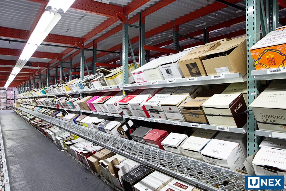UNEX's tweet photo. Southern Glazer's Wine & Spirits transformed their beverage distribution facility by combining automation, high-speed conveyor, and pick modules equipped with UNEX SpanTrack.
#UNEX #SpanTrack #BeverageDistribution #TransformationTuesday
https://t.co/jat1UD5AEn https://t.co/MTlE3n5Kzx
