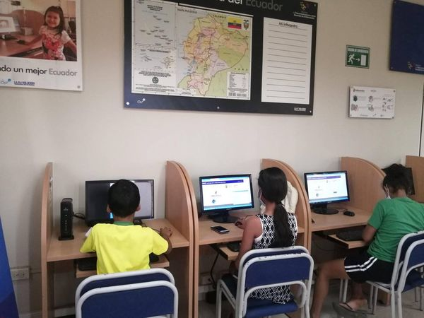 infoValledelaV's tweet photo. Continuamos con la respectiva Atención al Usuario donde nos visitan para realizar diferentes actividades como:
Investigación
Copias
Impresiónes de Ficha Pedagógicas
Tareas Académicas entre otras actividades. https://t.co/lEMoS5A4cd