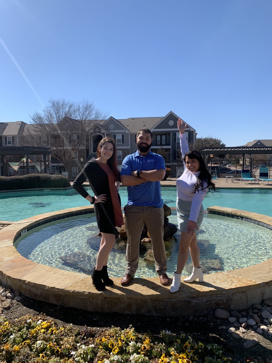 UCDentonApts's tweet photo. WE'RE HIRING!
We're looking for outgoing individuals to join our rockstar leasing team! Send your resume and school schedule to Alissa via email 📧
leasingmgr@ucdenton.com

#AllAboutU #WereHiring #JoinOurTeam https://t.co/GXN7yquEzD