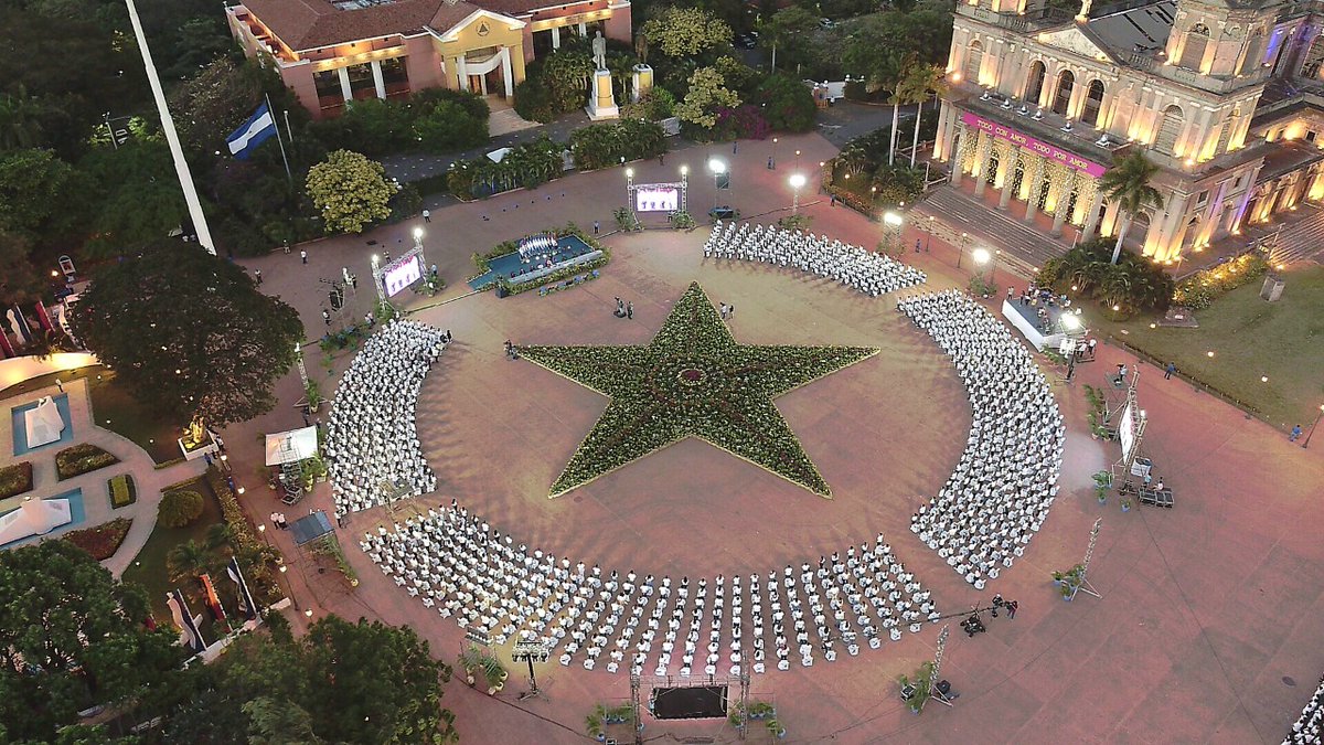 el19digital's tweet photo. #ViviendoASandinoConDaniel

Imágenes de la conmemoración del 87 aniversario del tránsito a otro plano de vida del General Augusto C. Sandino, ayer en la Plaza de la Revolución. https://t.co/u018nFAD11