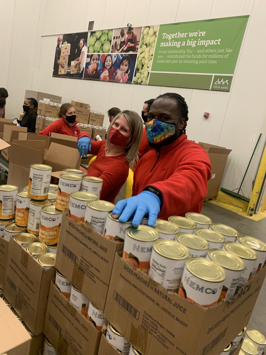 ThatTargetLady's tweet photo. Thank you, Tanya and @foodbankmetrodc for an awesome volunteer experience helping pack COVID relief boxes! #community #volunteer #capitolfoodbank #T1874 #D441 https://t.co/p93PlBMjPS