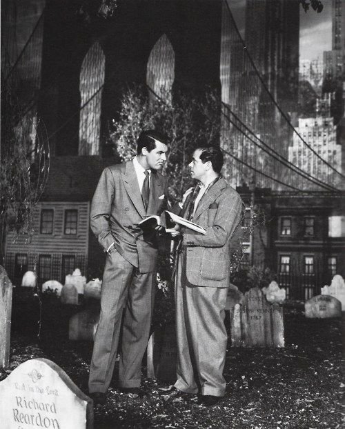 Cary Grant & Frank Capra #TCMParty @CHANNINGPOSTERS @jenTCM @candice_doll @DominiqueRevue @RoseVioletDeb @missannabiller @rachjohn2016 @DoloresOfCourse @FussyFilm @fight4veidt @oldhollywood21 @LaurasMiscMovie @Kellie_McGaha @shortyblueyes5