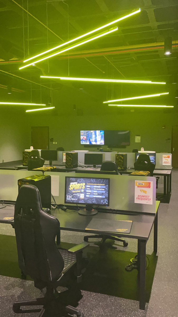 WSUSportProgram's tweet image. Stop by the Heskett Center for some Rocket League action this evening at 7:00pm. Bring your friends for some casual play.