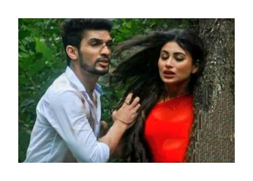 ArjunMouniFC's tweet photo. #throwback to the chasing days ❤️🥺 #RiVanya @Thearjunbijlani @Roymouni Ah! Those times. https://t.co/0jy0OhBNCa