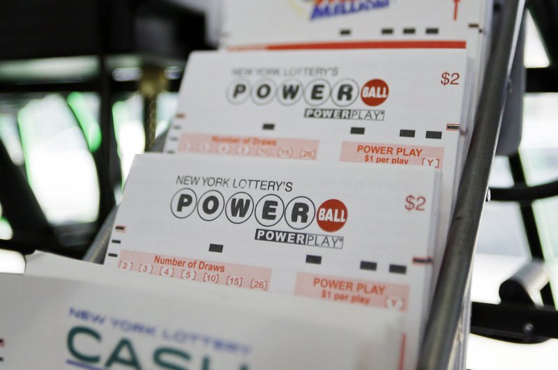 Man wins $500,000 Powerball prize with fortune cookie numbers https://t.co/0ra1p5n8t2 https://t.co/qHK8Zix2gb