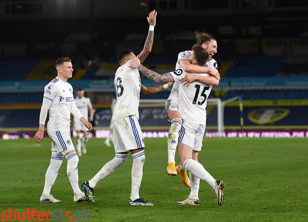 AnnaGowthorpe's tweet photo. A busy night at #EllandRoad as #LeedsUnited beat #Southampton 3-0 and a nice tribute for @Kalvinphillips #GrannyVal #LEESOU #PremierLeague #LUFC @LUFC @SouthamptonFC โฝ๏ธ https://t.co/C5iilKBUlO
