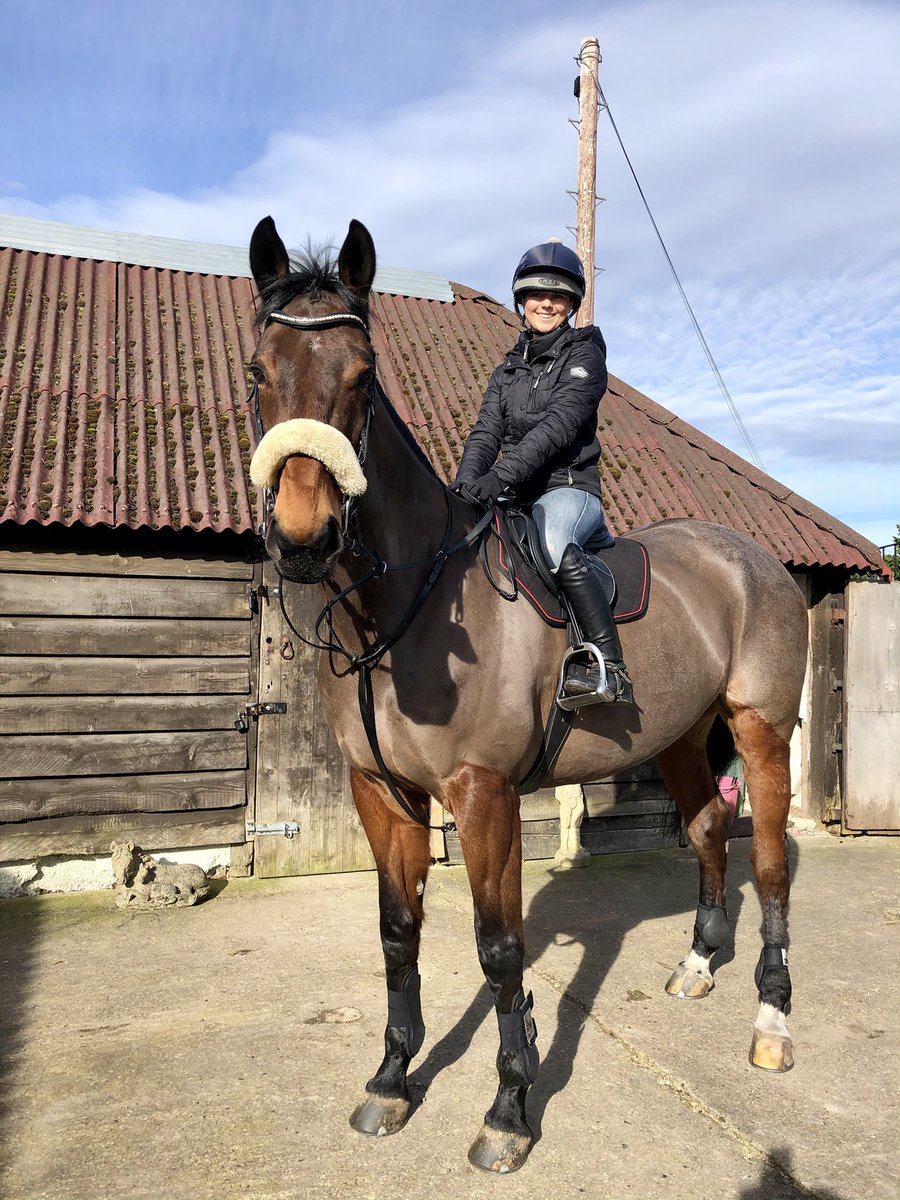 Back jump training for the first time in 2021. All 5 were SO good I’m so excited for this season 🤩. Had such thorough and constructive training with each of them. I’m now absolutely shattered! 😴 #EatSleepTrainRepeat