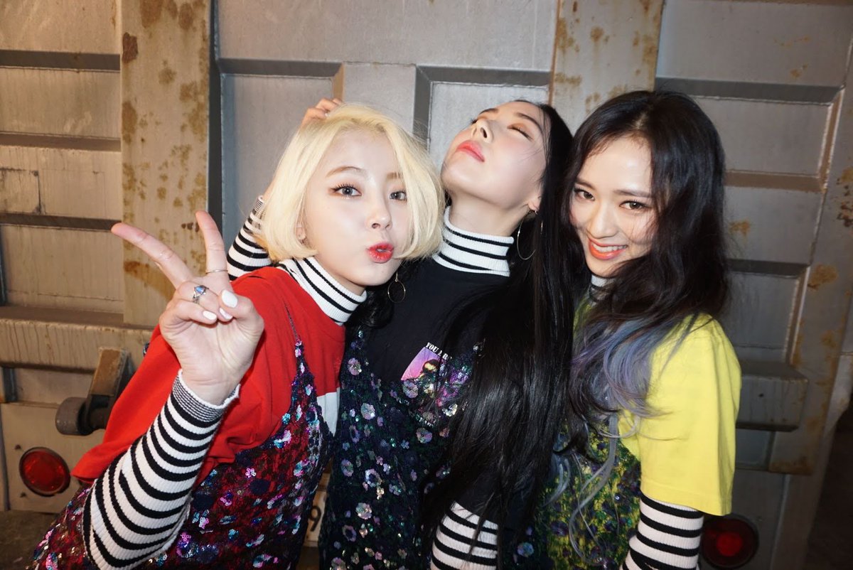 LC__Ashley's tweet photo. Happy 5 years to Galaxy 💫
갤럭시 5주년 축하축🔮🔮 https://t.co/SUOiD5V3pd