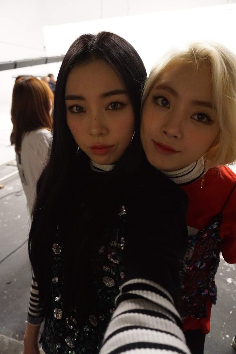 LC__Ashley's tweet photo. Happy 5 years to Galaxy 💫
갤럭시 5주년 축하축🔮🔮 https://t.co/SUOiD5V3pd