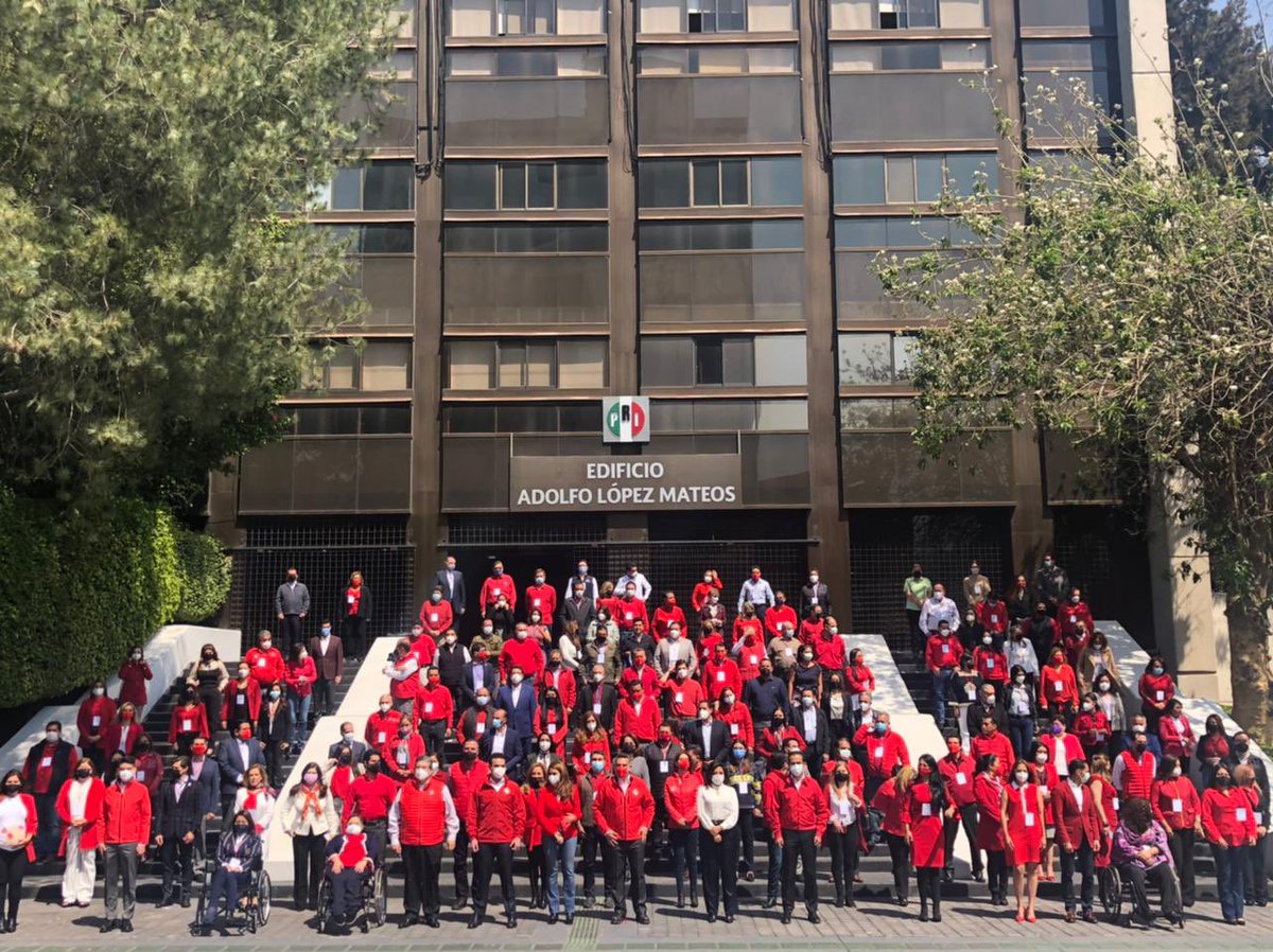 ricardoaguilarc's tweet photo. Un honor participar. Seminario Nacional con Nuestras y Nuestros Candidat@s a Diputad@s Federales. Una aproximación al Activismo Político es esta nueva realidad. Nos preparamos para competir con responsabilidad en las próximas elecciones!! MÁS UNID@S-MAS FUERTES-MÁS CAPACITAD@S!!! https://t.co/p8TMmDUOVK