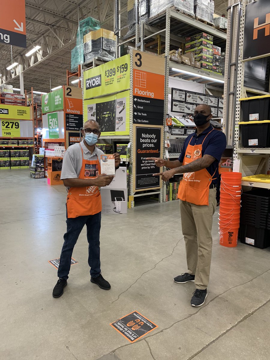 DM Ricky recognizing MAPM Mark for his servant leadership. Thank you for your partnership and continued support.