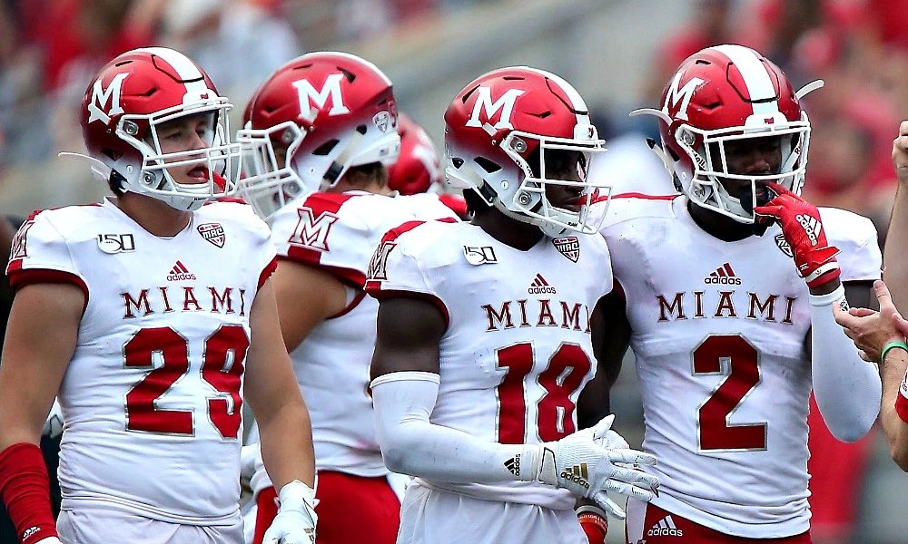 parachek's tweet photo. After a great conversation with @Martin_Miami_HC I am excited to announce I have received an offer from Miami University!!Thank you for the opportunity!! @CoachWelshMiami @CoachBlackwell_ @AllenTrieu @SMSBFootball @TheD_Zone @phil_jacobs16 https://t.co/mhV3dymUx9
