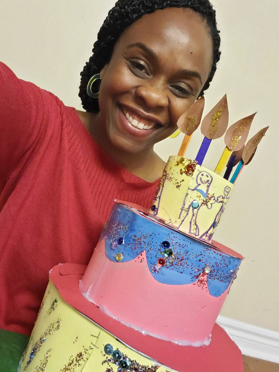 howshehustles's tweet photo. Hey #howshehustles fam,
I've been quieter & many folks have been checking in. This pandemic means we all have to take care of our businesses, but also TAKE CARE of ourselves. And others. In little ways every day. My #happybirthday was ππΎ and I'm grateful for β€ that keeps coming! https://t.co/L7VwRszw8q