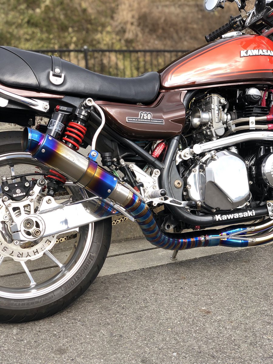 m0593s's tweet photo. オオニシヒートマジック☝️
輪切り加工に焼き入れ
サイレンサーの長さ手曲げの角度
全てが完璧な仕上がり😊
#ゼファー750 #カワサキ #火の玉 #ワイセコ #810cc #ヨシムラ #ハイカム #オオニシヒートマジック #フルチタン #フルエキゾースト #輪切り加工 #焼き入れ #ワンオフ #チタン https://t.co/c3wy9TIJ2L
