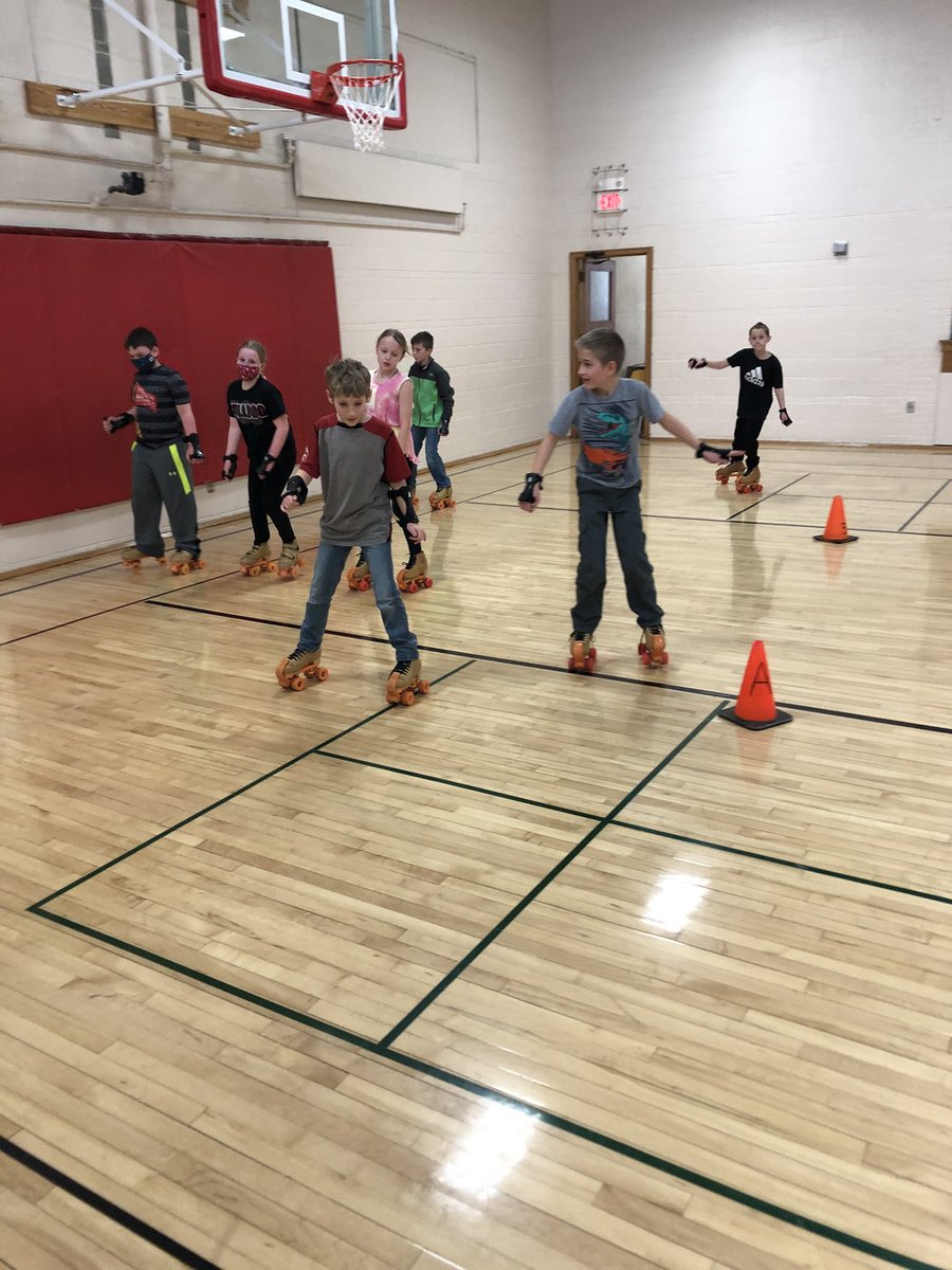 MBjustrom3rd's tweet photo. Today was our last day of skating in PE. We all had so much fun the last few weeks! #RISE #GoBulldogs https://t.co/OpxiUWQ0Rc