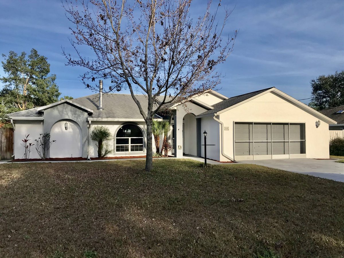 ADDvantage's tweet image. Freshly painted three-bedroom home, with a spacious fenced backyard and a two-car garage, in a nice neighborhood. #homeforsale #realestate ow.ly/4WAw50DI9SH