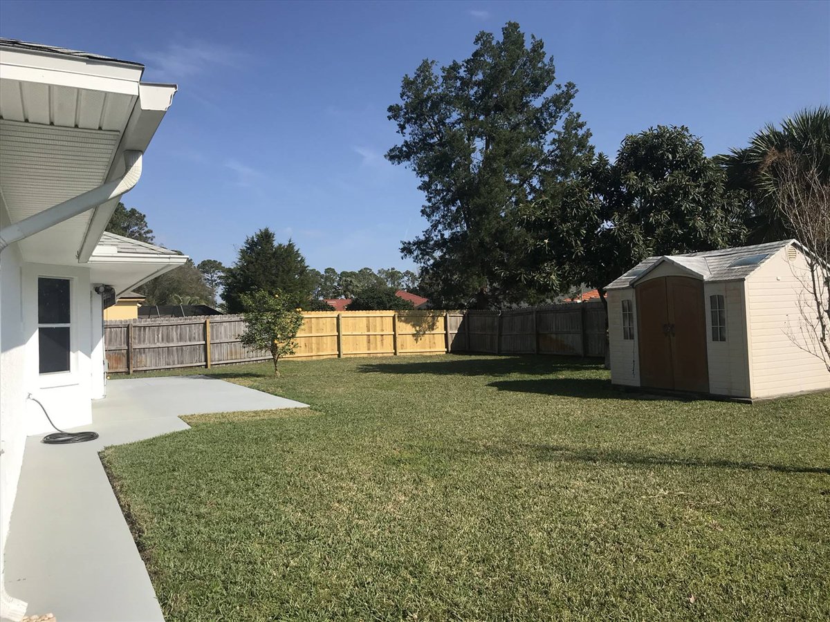 ADDvantage's tweet image. Freshly painted three-bedroom home, with a spacious fenced backyard and a two-car garage, in a nice neighborhood. #homeforsale #realestate ow.ly/4WAw50DI9SH