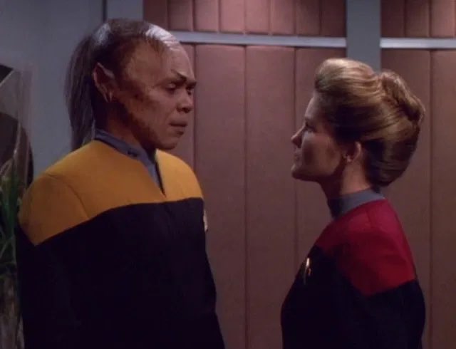 Almost done the second season and I never need another holodeck episode ever, but HOLY SHIT is “Tuvix” a powerful episode that doesn’t pull any punches. You called it,  @DafnaDOOM.