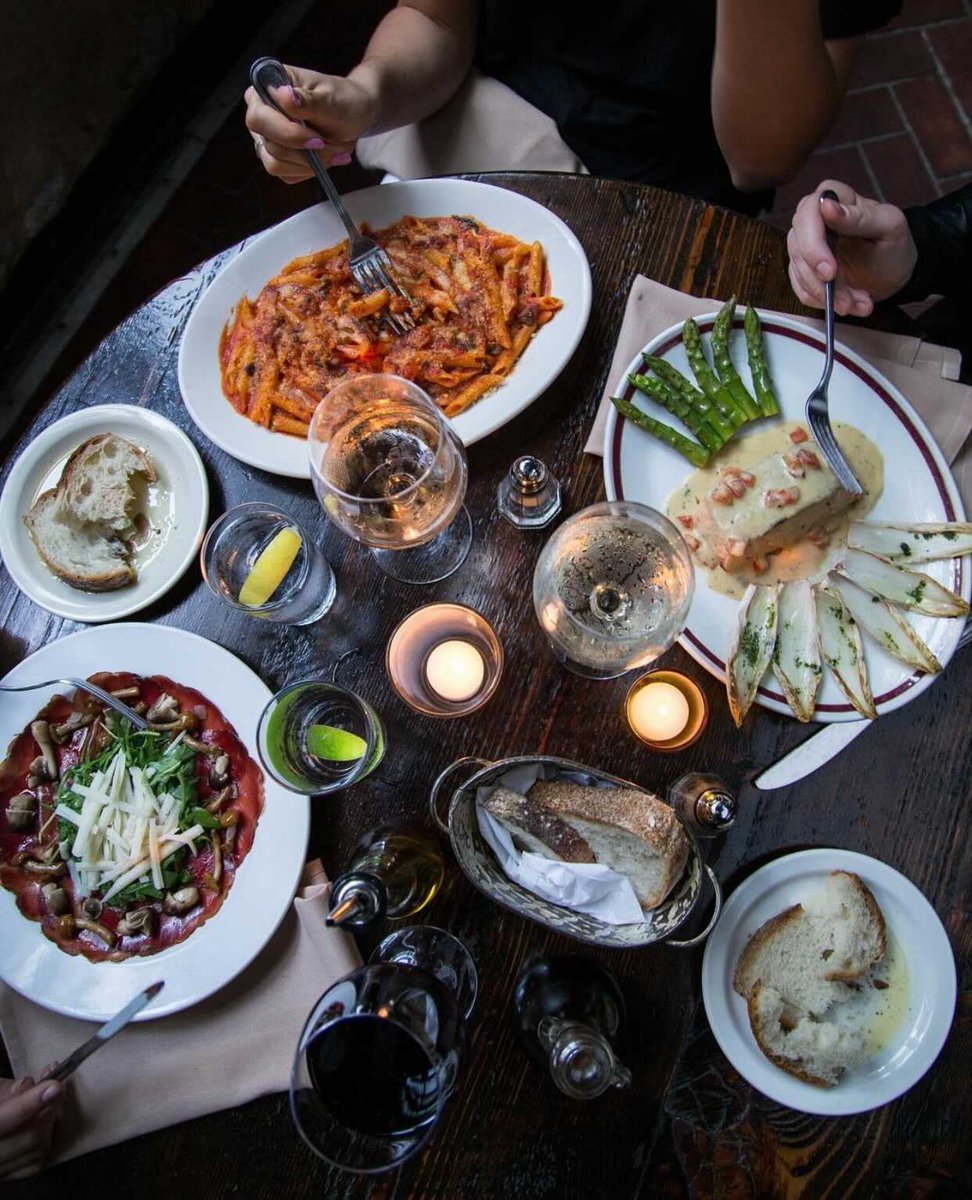 Indoor dining in style🍷🍝
