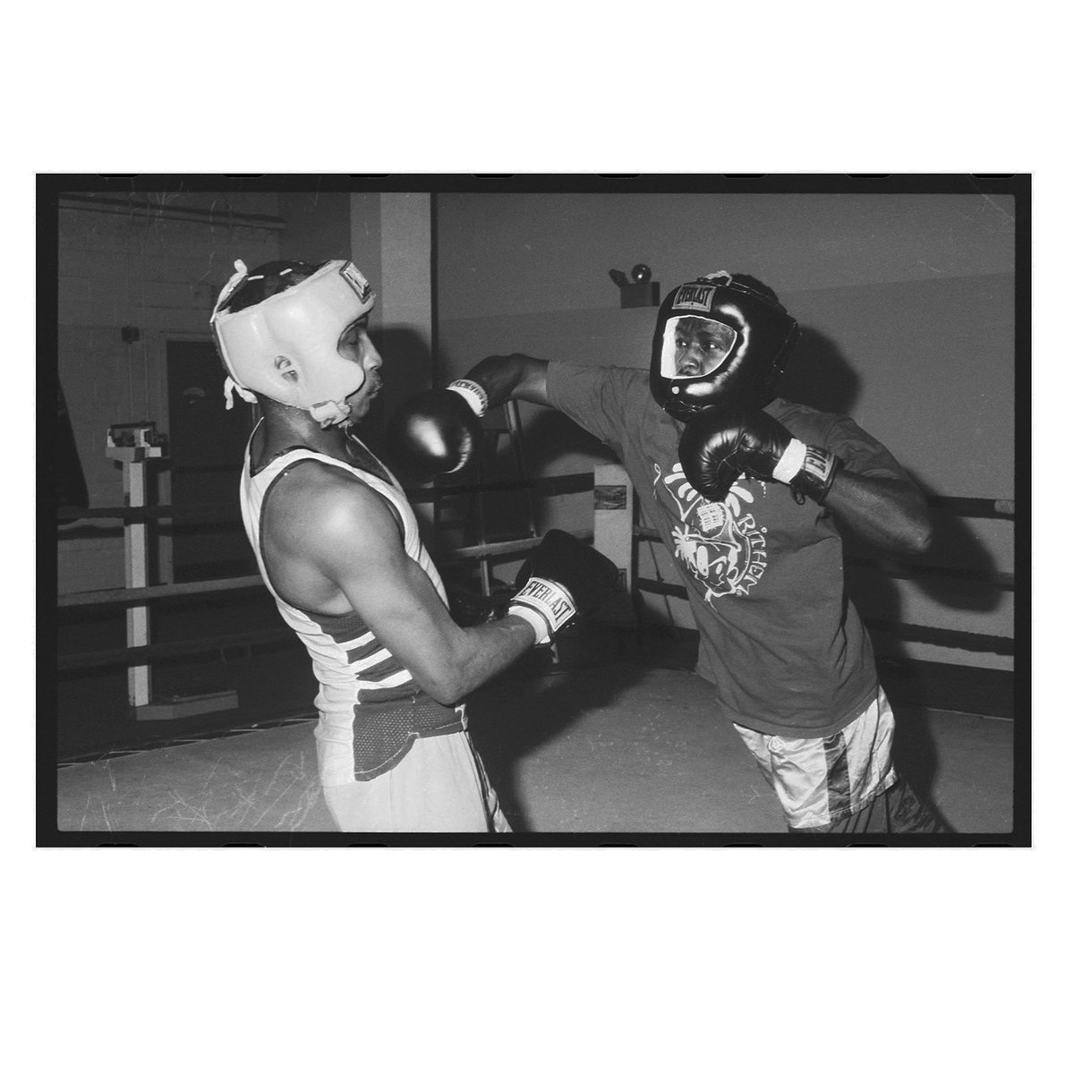 68degrees (@austindarkroom) on Twitter photo 