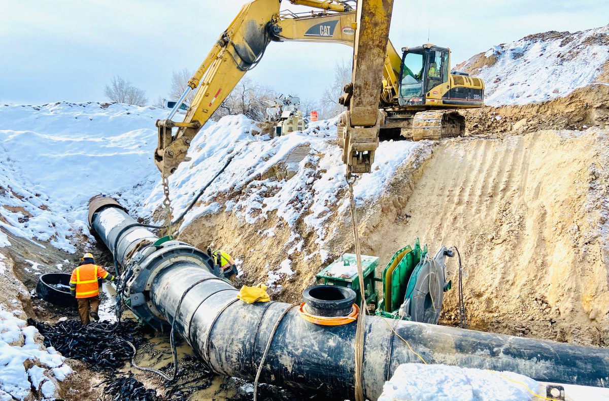 Improvise, adapt, overcome.
Delayed starts, short timelines and extreme groundwater challenges (not to mention just a touch of snow), are no match for our crews. On track to hit our target completion date on the Layton Canal Relocation project for @UtahDOT
#WeBuildUtah #WWClyde https://t.co/w2NimzlrOD