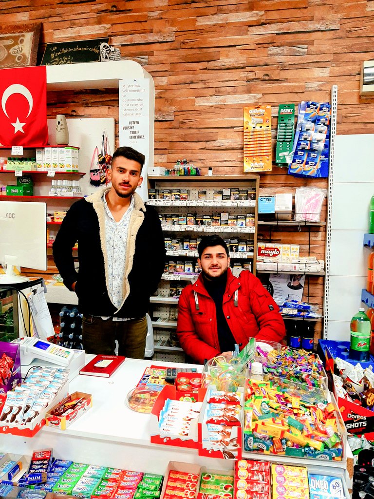 Mal mülk mertebe bizde önemli değil bizde dostluk kardeşlik herşeyden önce gelir.