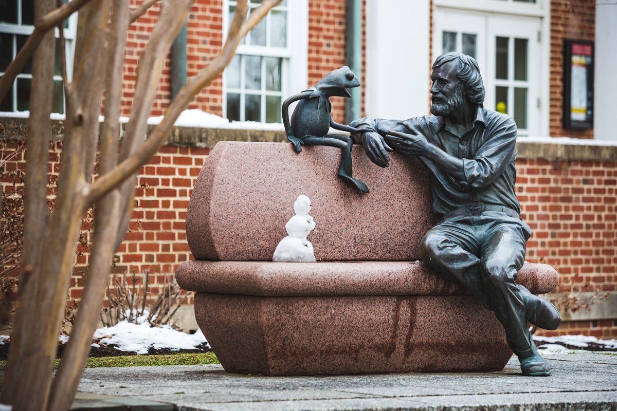 UofMaryland's tweet image. Terp students: you're part of a campus community that wants to support you through these challenging times any way we can. If you're worried about the pandemic's impact on your mental health, @UMCounselingCTR offers many resources that can help: go.umd.edu/SaY #4Maryland