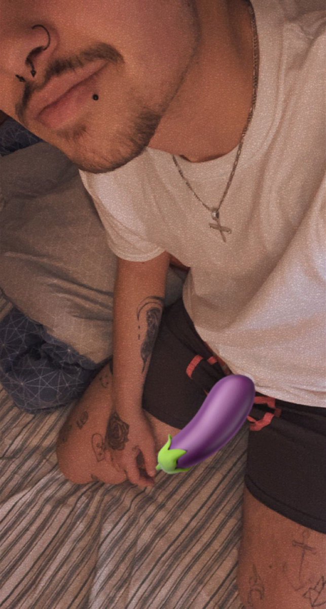 Lil6speed_'s tweet photo. Wanna see the uncensored? Click the link in my bio fuckers 😏 https://t.co/Kc3SqQOVpp