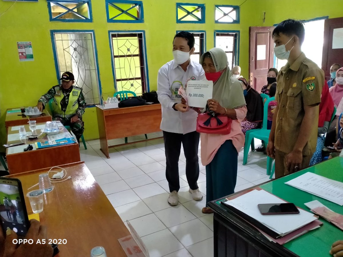 WidyaMaysa's tweet photo. Semoga Bermanfaat
#BLTDD2021Bengkulu
@jokowi 
@halimiskandarnu 
@malik_haramain
@imansyukri
@taufikmadjid71
@yusradaridesa 
@azzameldzikrie 
@tppkemendes 
@KemenDesa
@BerandadesaID
@tppi_p3mdbkl
@feri_sus77bkl
@atik_sajah
@janardisumartin
@fahmiakbarlbg
@said78371407 https://t.co/svf67WnjD0