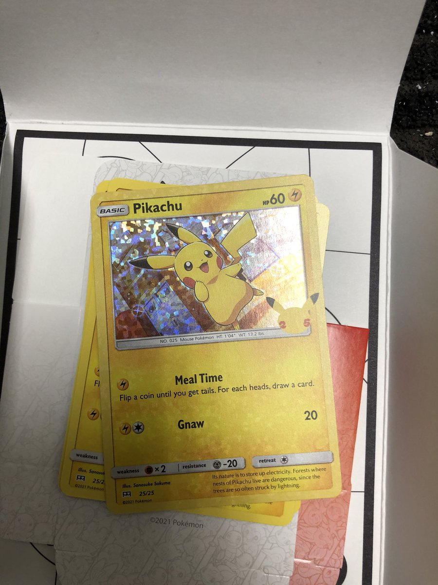 Nooo way!! I just pulled this Pikachu today!!! LETS GO ! ✨✨🤩🤩
