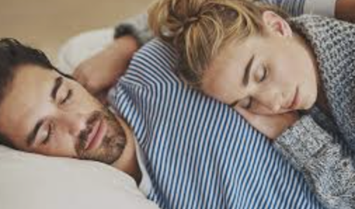 ecalixto's tweet photo. Dormir en pareja:
-Incrementa el sueño reparador
-Favorece la actividad social (más oxitocina)
-Disminuye el estrés social (menos cortisol)

#NocheNeuroTuits
Drews H et al;2020 Front Psychiatry ;11:583. doi: 10.3389/fpsyt.2020.00583. eCollection 2020. https://t.co/lWuvNduZX0