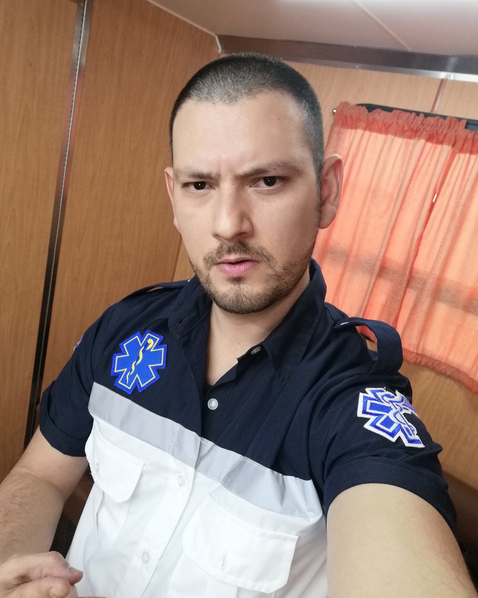 cesarvaldiviaof's tweet photo. Listo para salir a grabar con todo 💪🏼🔥 #Jaaa #ConTodo #Puuun #Act #Art #TV #show #Novela #FuegoArdiente #Televisa #Gracias #actortijuanense #actors #play #camper #pelón #personaje #paramedicoislas #actor #CesarValdivia @FuegoArdienteOf 🔥 #instafollow #follow https://t.co/RUfPT6vGPr
