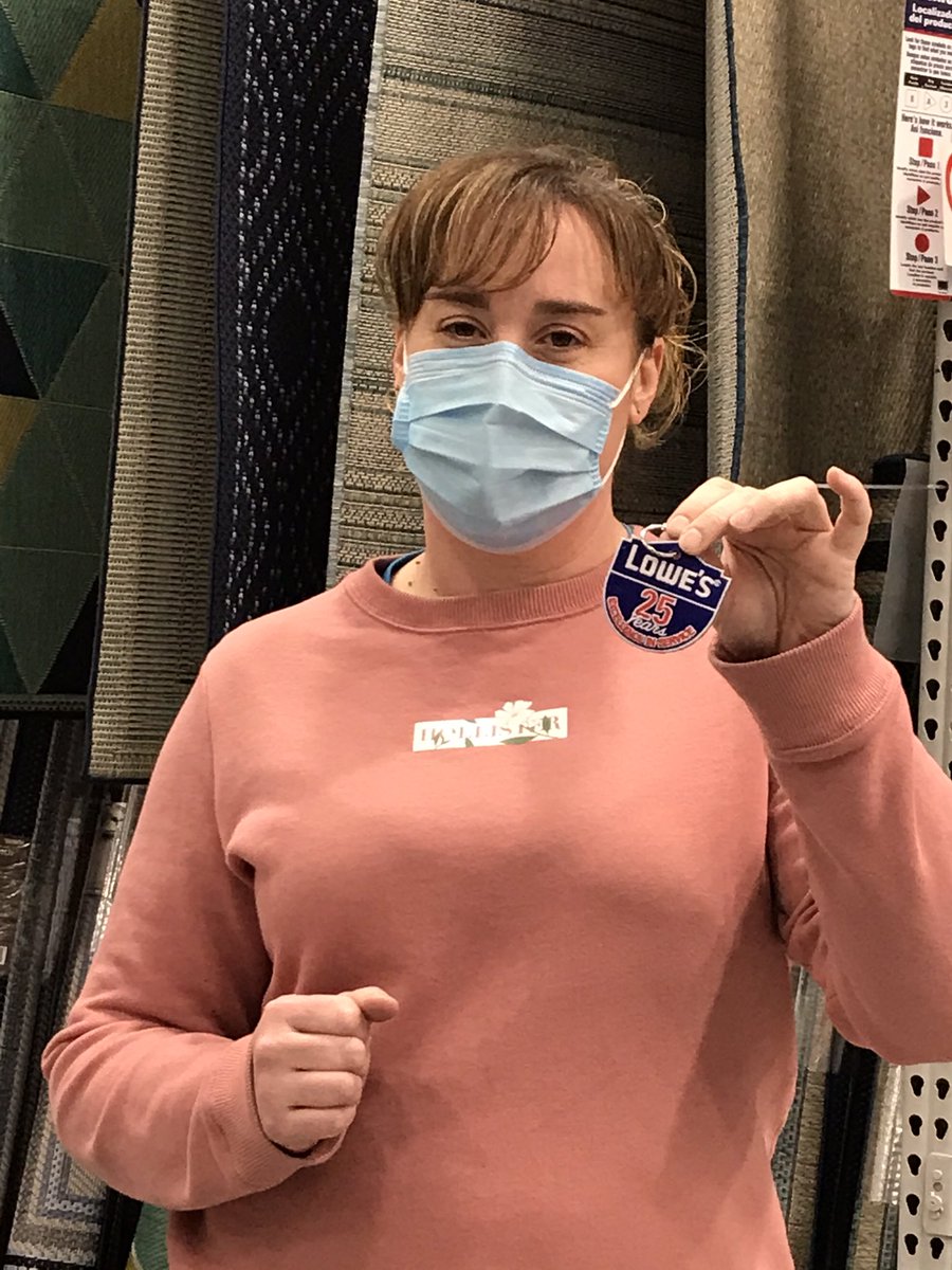 Store 3388 celebrated ASM Suzie Howard’s 25th anniversary with Lowe’s!!!  Thank you Suzie for your dedication and hard work!  @LauraG813R1 @GotoLowes <a href="/BenitoKomadina/">Benito.Komadina@Lowes</a>