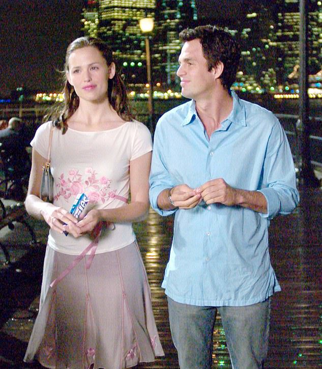 ChicksInTheOff's tweet image. “Reconnecting with an old pal. Anyone know where we can get razzles in Canada?” - Mark Ruffalo

The reunion we all needed.