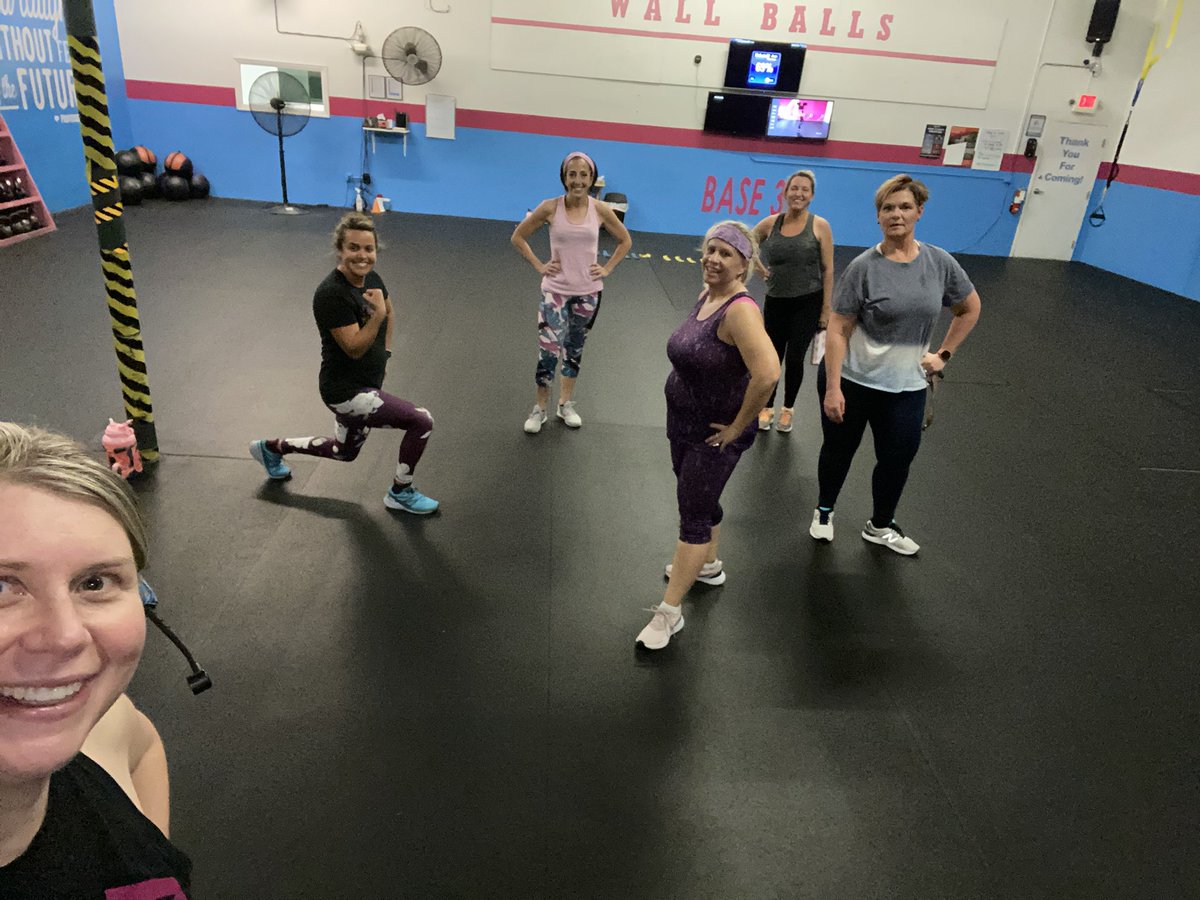 jeanniegibb's tweet photo. Love finishing my night with these ladies! #workhardpaysoff #strongladies https://t.co/SwiVq5mX2T