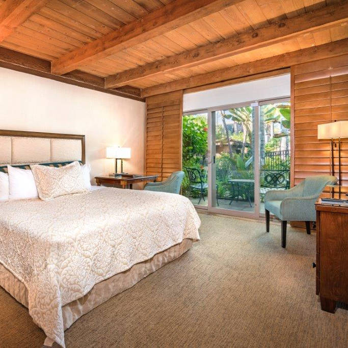Half_Moon_Inn's tweet photo. Wondering how to pack for your #SanDiego getaway (or any other)? Our latest blog post has all the tips you need on how to pack light — and pack right. #traveltips #travelblog #howtotravel https://t.co/BTrS70Ltht https://t.co/eto6SM0zGV