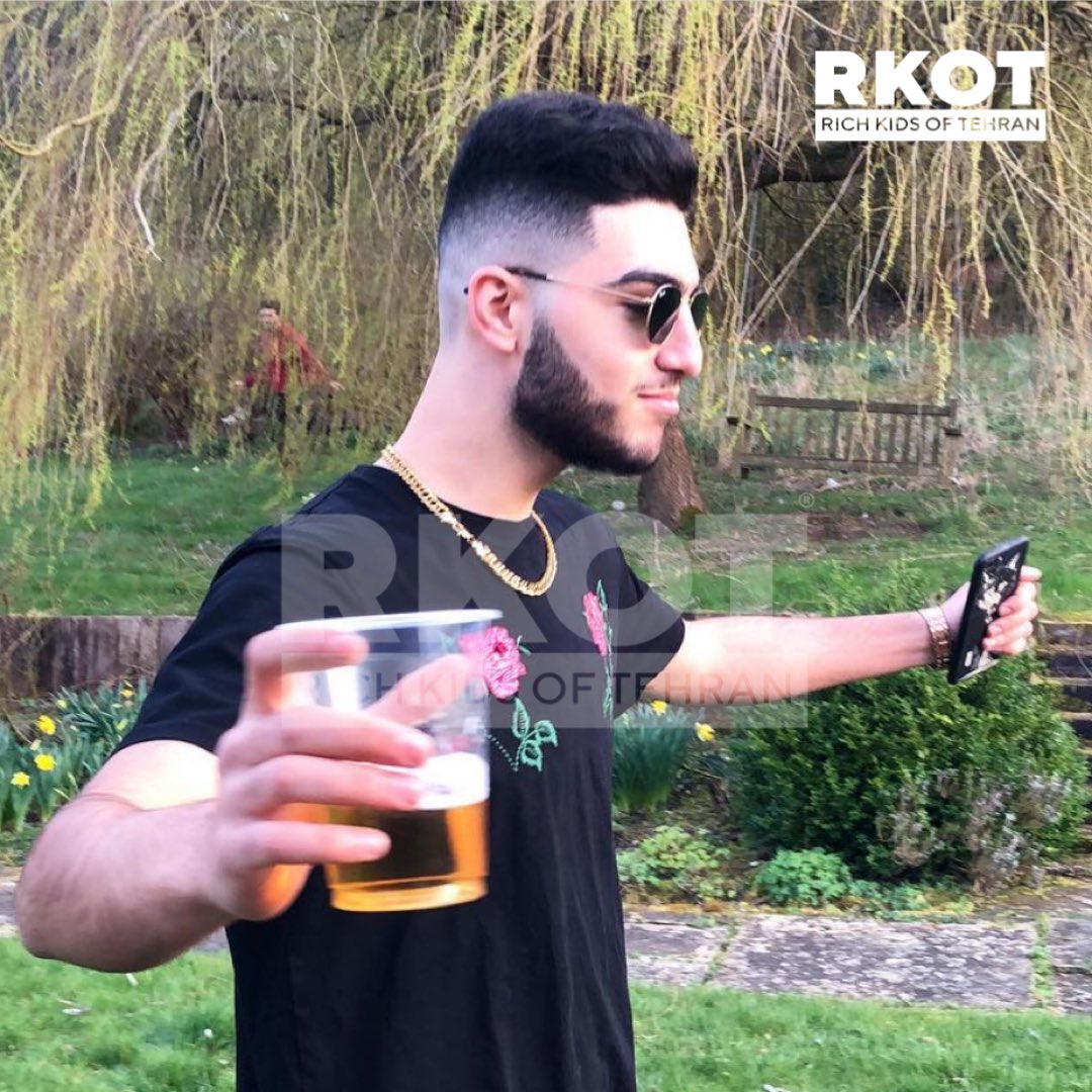 RKOTOfficial's tweet image. عکس های «کیارخ #لاریجانی» که از صفحه اینستاگرام خود وی گرفته شده است. جوانی که در حال عشق و حال در مکان های لاکچری مانند رستوران های لوکس در مرکز خرید #هرودز لندن انگلستان است و در آغوش دختران در کاباره های لندن مشغول نوشیدن الکل های گران قیمت است.