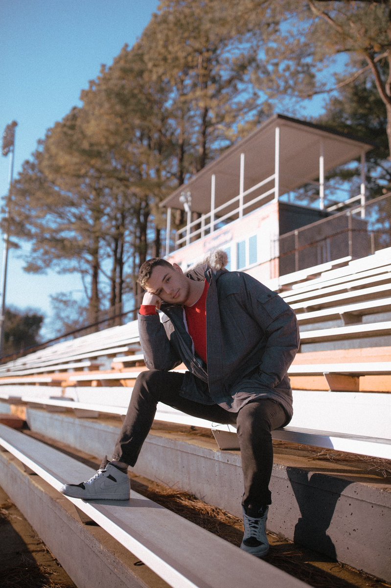 cold.
w/ <a href="/dannyGofficial1/">danny G</a> &amp; @ItzKnox3 
out march 10th

pre-save 
linktr.ee/SmittyZTop