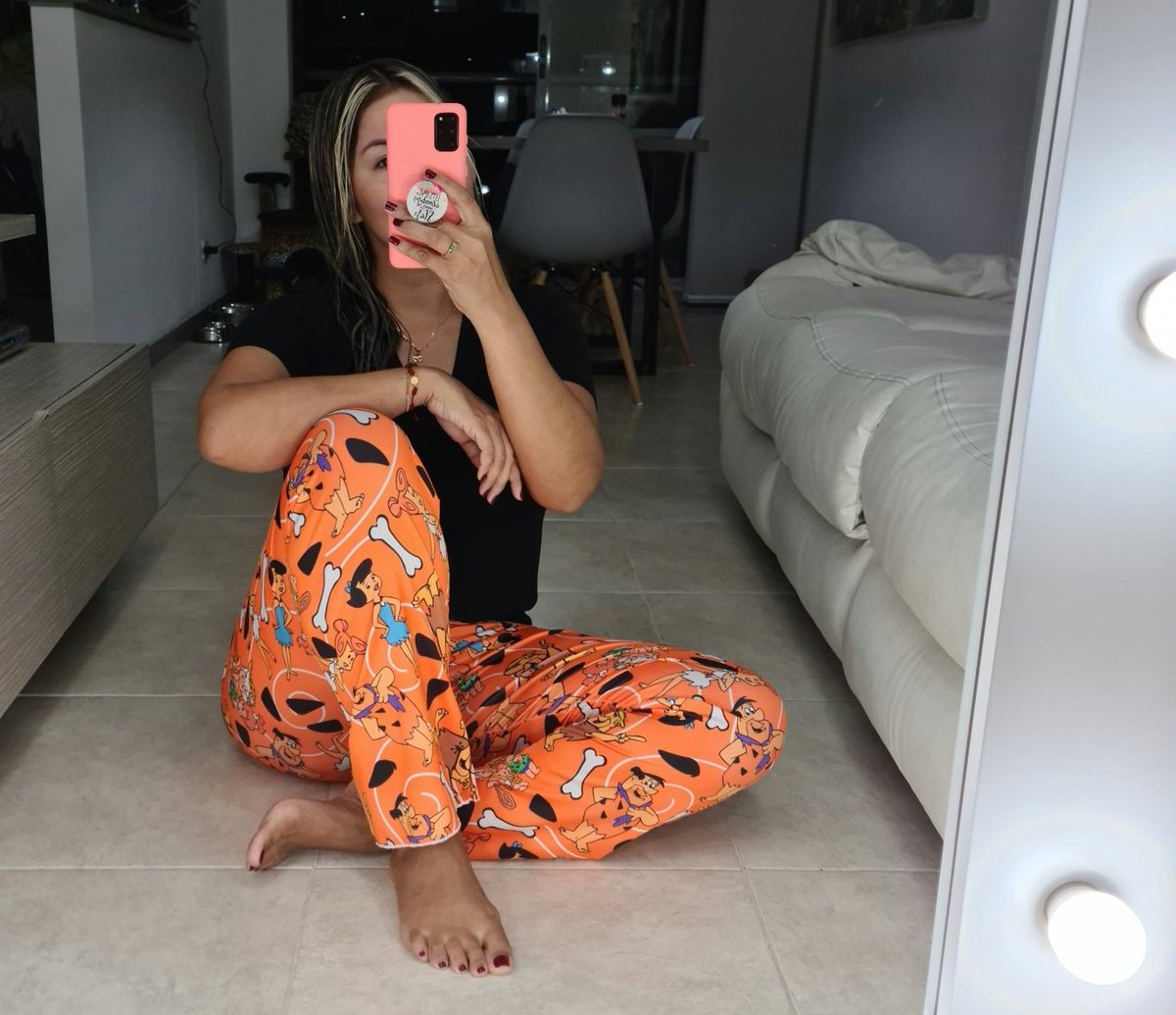 Como yo los amo tanto y ustedes son los mejores 🥰😍😻 haré otro sorteo flash de 1 pijama para hombre o para mujer 😍😻.

El único requisito para participar es que le den RT a este post, mañana a las 10 pm se anuncia el ganador.

Si desean pijamitas, el WhatsApp es 3041105587 🥰