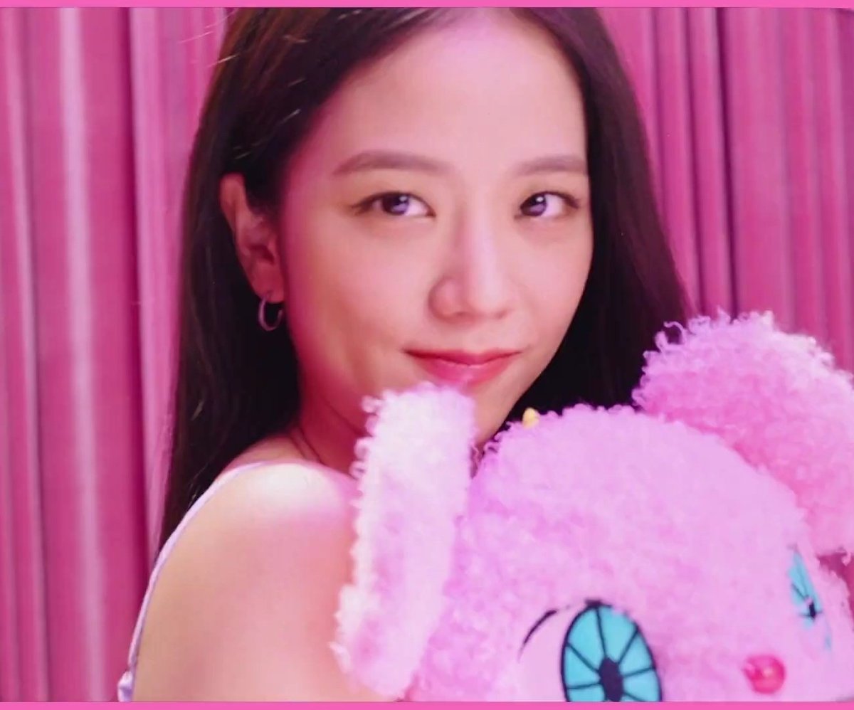 JISOO_sooyaaa_'s tweet photo. Jisoo Spotify SS photos
#BLACKPINK
#JISOO
#KIMJISOO
#QUEENOFVISUAL
#SWEETJISOO
💜😍 https://t.co/O394Ra6IeE