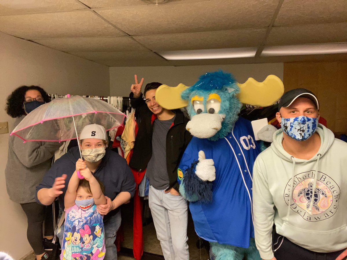 MuchZoo's tweet photo. Loco and our friends at the One Love Project have busy getting ready for the Spring Awakening Clothing Drive. 

Well our friends have been working hard...while Loco “supervises.” 😴😂💖 https://t.co/vG9utCoyUS