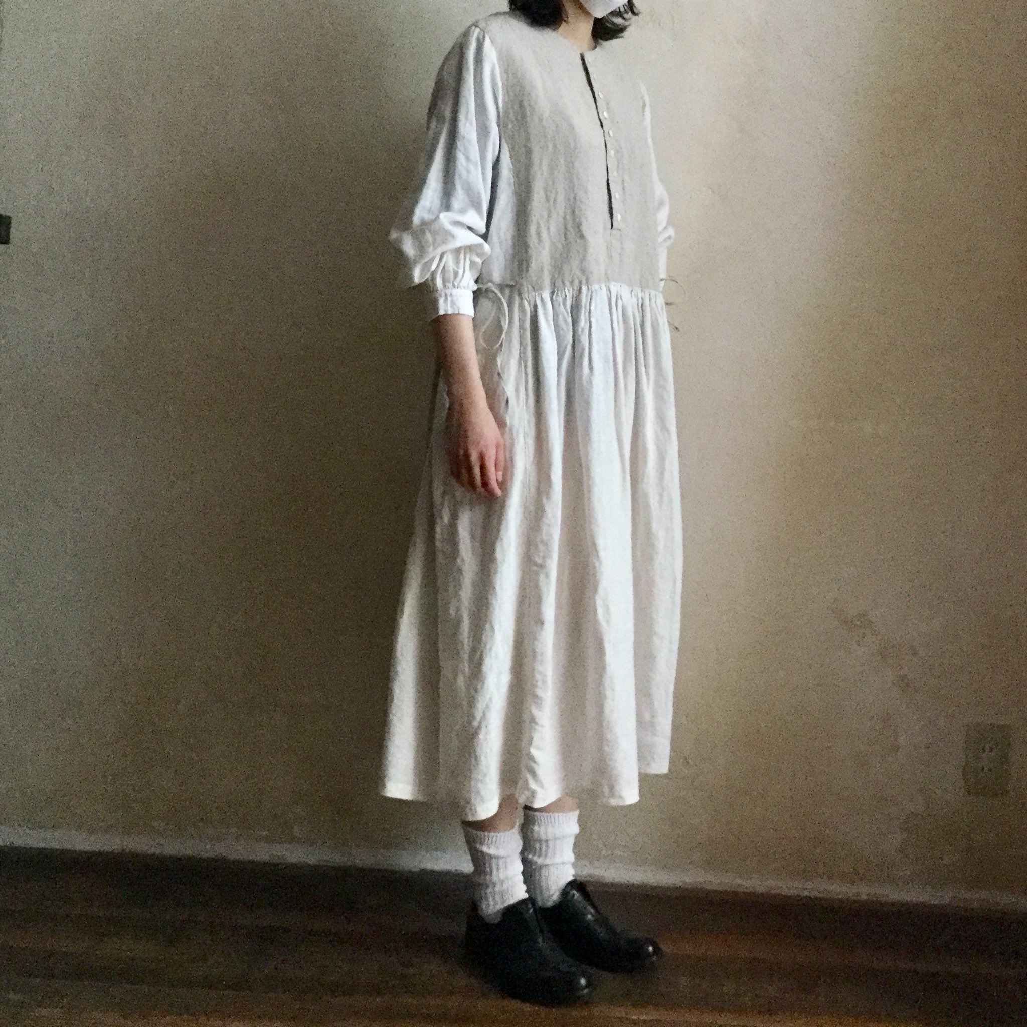 21春夏新色 ネストローブ Nest Robe リネン センタータック2way ワンピース 黒 柔らかい Www Redmarketargentina Com