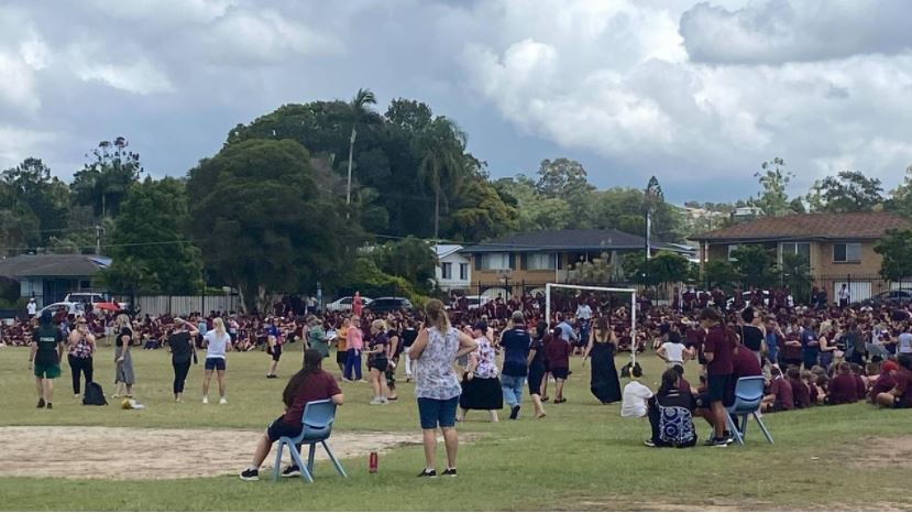 Police are working to secure Ipswich State High following a bomb threat this morning. READ MORE HERE: bit.ly/3aLdzz2