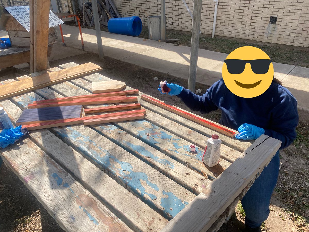davidbarr777's tweet photo. Learning to create old glory using reclaimed wood and fabric dye trying to keep production cost low seeming like a success  @igmcallen1 , @gutiexfer @McAllenISD ,@McAllenISDCTE https://t.co/NgQSmdLHxj