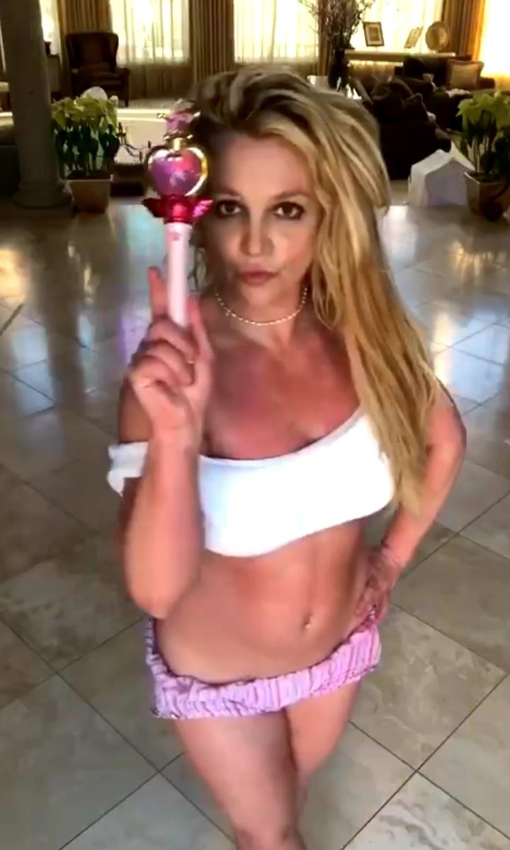 sailormoonvn's tweet photo. Britney Spears with Pink Moon Stick (Sailor Chibi Moon)

Link: https://t.co/KJfpqnnrHu

#BritneySpears #SailorChibiMoon #PinkMoonStick #SailorMoon https://t.co/Tq4zm2sA6o
