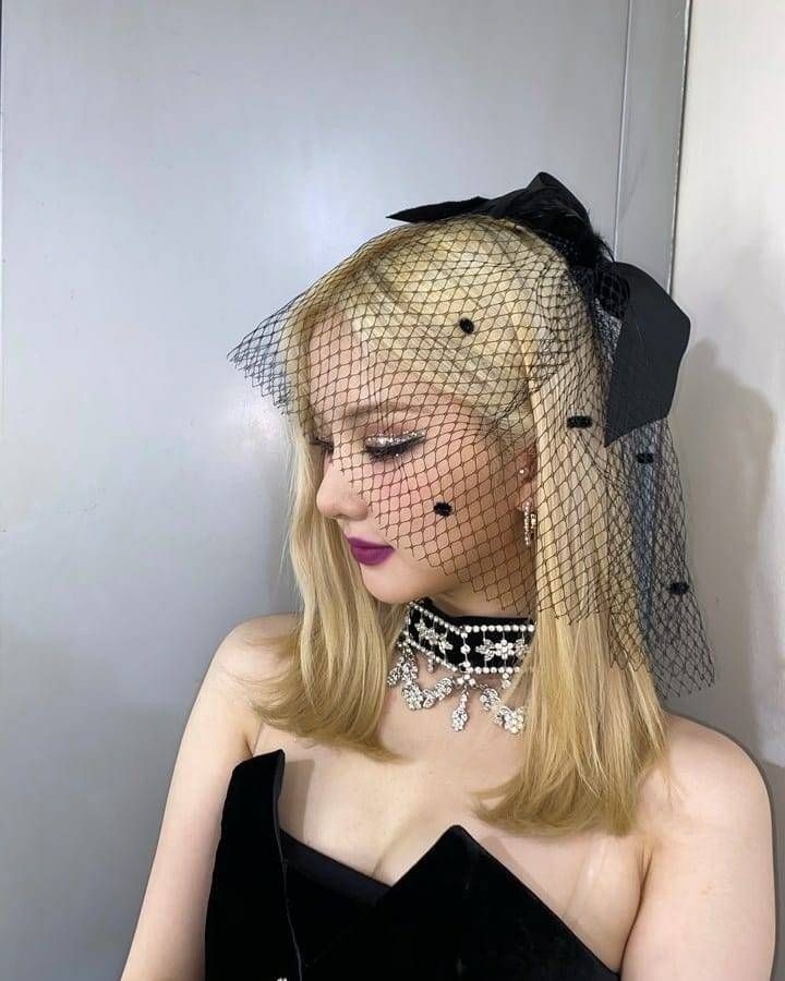 eunnacu's tweet photo. ️️ ️️ ️️ ️️
️️ ️️ ️️ ️️
I'm currently missing our 𝐀𝐩𝐩𝐥𝐞 perfomance a lot. Our cordi unnie really did their best to make us look like 𝐫𝐞𝐚𝐥 𝐰𝐢𝐭𝐜𝐡 ! I also had the opportunity to wear lots of pretty earrings 🖤 
️️ ️️ ️️ ️️
️️ ️️ ️️ ️️ https://t.co/Jjf7BX7a42